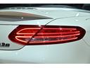 Ｃ６３　Ｓカブリオレ　ダイヤモンドホワイト／ブラック×グレーレザーシート／１９インチＡＭＧアルミホイール／ブルメスター／ＡＭＧパフォーマンスエキゾースト／エアスカーフ／ＬＥＤライト／ディスタンスパイロット／ＡＣＣ／ＢＳＭ（28枚目）
