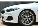 Ｍ８５０ｉ　ｘＤｒｉｖｅクーペ　ミネラルホワイト／カーボンルーフ／タルトゥーフォ・ブラックレザー／ドライビングアシストＰ／Ｈ＆Ｋサウンドシステム／パーキングアシスト／ＡＣＣ／ＢＳＭ／ＨＵＤ／シートヒーター＆クーラー／レーザーライト（25枚目）