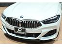 Ｍ８５０ｉ　ｘＤｒｉｖｅ　グランクーペ　インディビジュアルレザー　アイボリーホワイト・ナイトブルー／アルカンターラルーフライニングナイトブルー／サンルーフ／ナイトビジョン／ＡＣＣ／ＨＵＤ／シートヒーター／シートエアコン／ＢＭＷレーザーライト（30枚目）