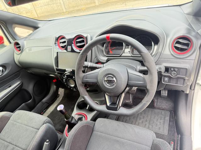 ノート ニスモ　Ｓ　ブラックリミテッド　ＭＩＮＥ’Ｓ　デモカー　マインズ　フルチューニング　ＮＩＳＭＯ　Ｓ　５ＭＴ　ガレージ保管（11枚目）