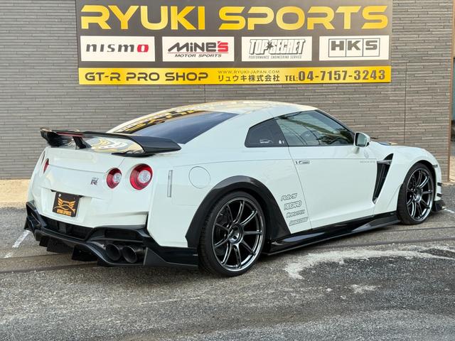 GT-R プレミアムエディション プレミアムエディション ・VARIS Magnum Opus フルコンプリート ・RAYS GT090 21AW ・レカロシート ・アルカンターラ加工 ・カーボンインテリアパネル(4枚目)