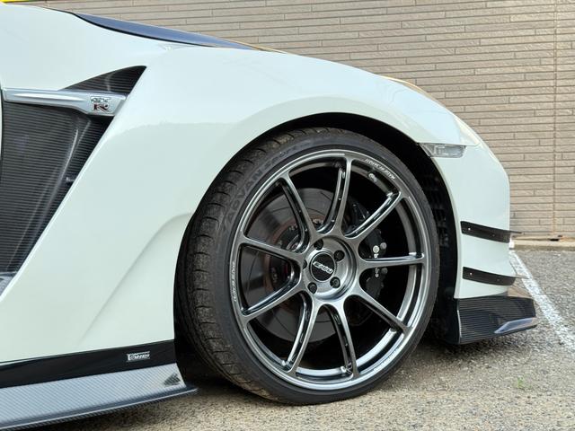 GT-R プレミアムエディション プレミアムエディション ・VARIS Magnum Opus フルコンプリート ・RAYS GT090 21AW ・レカロシート ・アルカンターラ加工 ・カーボンインテリアパネル(15枚目)