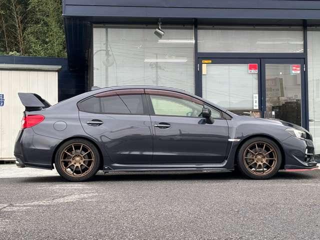 WRX S4 2.0GT-Sアイサイト 社外SDナビTV STiアンダーエアロ 大型リアスポイラー HKS車高調 Defiブーストメーター レーダークルーズ HIDヘッドライト バックカメラ ハーフレザーシート スマートキー ETC(4枚目)