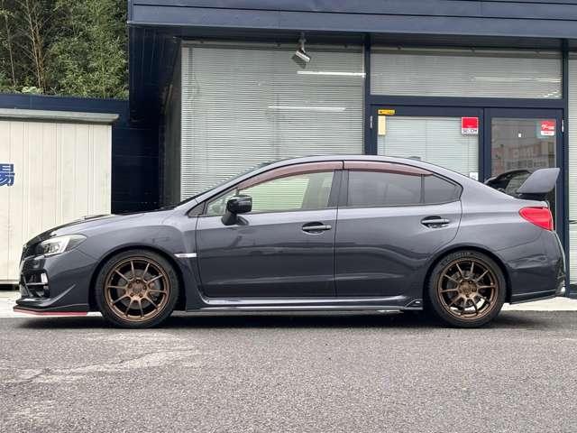 WRX S4 2.0GT-Sアイサイト 社外SDナビTV STiアンダーエアロ 大型リアスポイラー HKS車高調 Defiブーストメーター レーダークルーズ HIDヘッドライト バックカメラ ハーフレザーシート スマートキー ETC(5枚目)