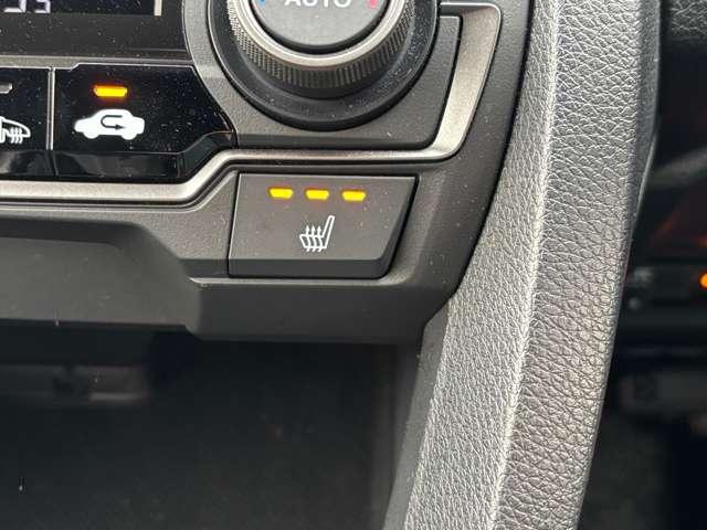 シビック ハッチバック 大型ナビTV 大型リアウィング  ホンダセンシングLEDヘッドライト&フォグランプ バックカメラ シートヒーター 純正18インチアルミ ビルトインETC(12枚目)