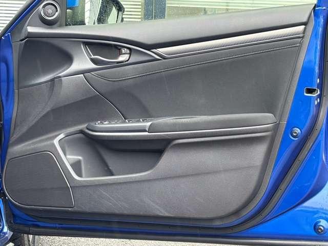 シビック ハッチバック 大型ナビTV 大型リアウィング  ホンダセンシングLEDヘッドライト&フォグランプ バックカメラ シートヒーター 純正18インチアルミ ビルトインETC(28枚目)