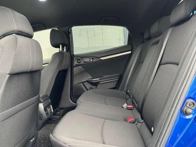 シビック ハッチバック 大型ナビTV 大型リアウィング  ホンダセンシングLEDヘッドライト&フォグランプ バックカメラ シートヒーター 純正18インチアルミ ビルトインETC(33枚目)