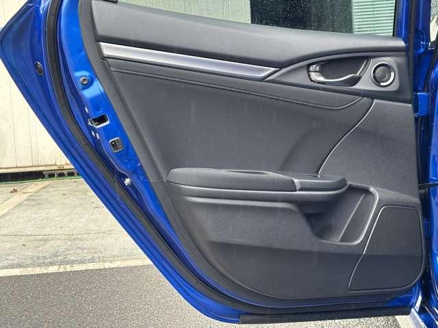 シビック ハッチバック 大型ナビTV 大型リアウィング  ホンダセンシングLEDヘッドライト&フォグランプ バックカメラ シートヒーター 純正18インチアルミ ビルトインETC(34枚目)