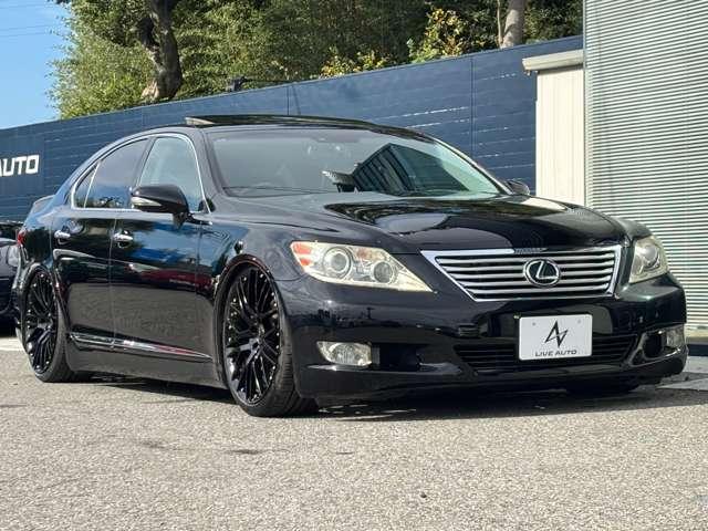 ●今やボディメンテナンスの定番となっている「ボディコーティング」の施工も可能！当店のコーティングは洗浄・鉄粉除去・研磨・ガラス皮膜塗布まで丁寧に実施。撥水性ガラスコーティングをご用意しております。