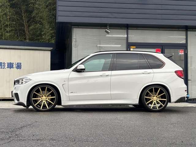 X5 ナビTV 全周囲カメラ サンルーフ 社外フルエアロ 黒革 シートヒーター シートメモリー付パワーシート 電動リヤゲート VOSSEN22インチAW 社外デュアルマフラー 社外車高調 ドラレコ ETC(5枚目)