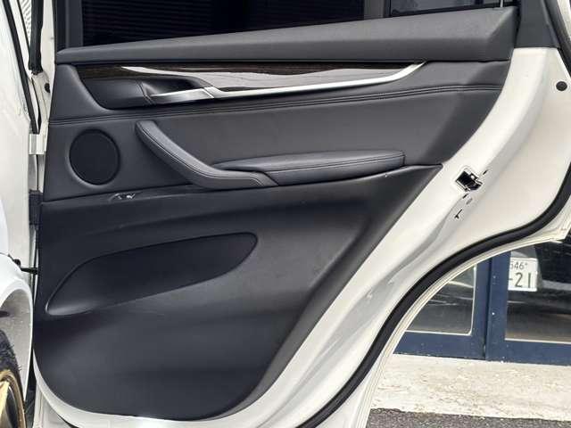 X5 ナビTV 全周囲カメラ サンルーフ 社外フルエアロ 黒革 シートヒーター シートメモリー付パワーシート 電動リヤゲート VOSSEN22インチAW 社外デュアルマフラー 社外車高調 ドラレコ ETC(35枚目)