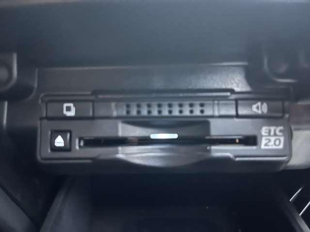 ＧＳ ＧＳ２５０　後期型・大型ナビ・ＴＶ・Ｂカメラ・三眼ＬＥＤヘッドライト＆ＬＥＤフォグライト・シートヒーター・ハンドルヒーター・パワーシート・シートメモリー・レーダークルーズコントロール・ドラレコ・ＥＴＣ・スペアキー（15枚目）