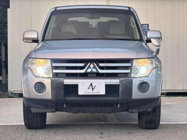 パジェロ ロング　エクシード　社外ＳＤナビ・ＴＶ・バックカメラ・ＨＩＤヘッドライト・クルーズコントロール・３列シート・ＥＴＣ・純正１７インチＡＷ・４ＷＤ・電動格納ウィンカーミラー・オートエアコン（3枚目）