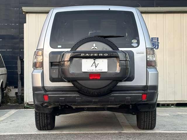 パジェロ ロング　エクシード　社外ＳＤナビ・ＴＶ・バックカメラ・ＨＩＤヘッドライト・クルーズコントロール・３列シート・ＥＴＣ・純正１７インチＡＷ・４ＷＤ・電動格納ウィンカーミラー・オートエアコン（6枚目）