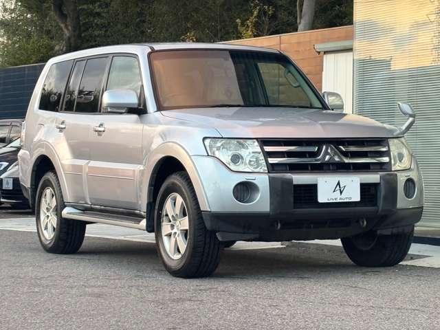 パジェロ ロング　エクシード　社外ＳＤナビ・ＴＶ・バックカメラ・ＨＩＤヘッドライト・クルーズコントロール・３列シート・ＥＴＣ・純正１７インチＡＷ・４ＷＤ・電動格納ウィンカーミラー・オートエアコン（13枚目）