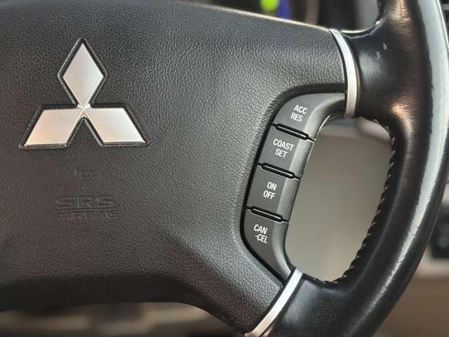 パジェロ ロング　エクシード　社外ＳＤナビ・ＴＶ・バックカメラ・ＨＩＤヘッドライト・クルーズコントロール・３列シート・ＥＴＣ・純正１７インチＡＷ・４ＷＤ・電動格納ウィンカーミラー・オートエアコン（35枚目）