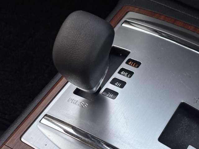 パジェロ ロング　エクシード　社外ＳＤナビ・ＴＶ・バックカメラ・ＨＩＤヘッドライト・クルーズコントロール・３列シート・ＥＴＣ・純正１７インチＡＷ・４ＷＤ・電動格納ウィンカーミラー・オートエアコン（41枚目）