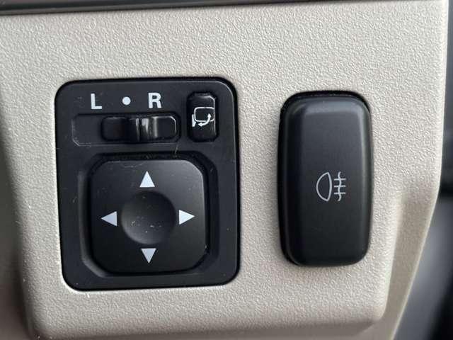 パジェロ ロング　エクシード　社外ＳＤナビ・ＴＶ・バックカメラ・ＨＩＤヘッドライト・クルーズコントロール・３列シート・ＥＴＣ・純正１７インチＡＷ・４ＷＤ・電動格納ウィンカーミラー・オートエアコン（44枚目）