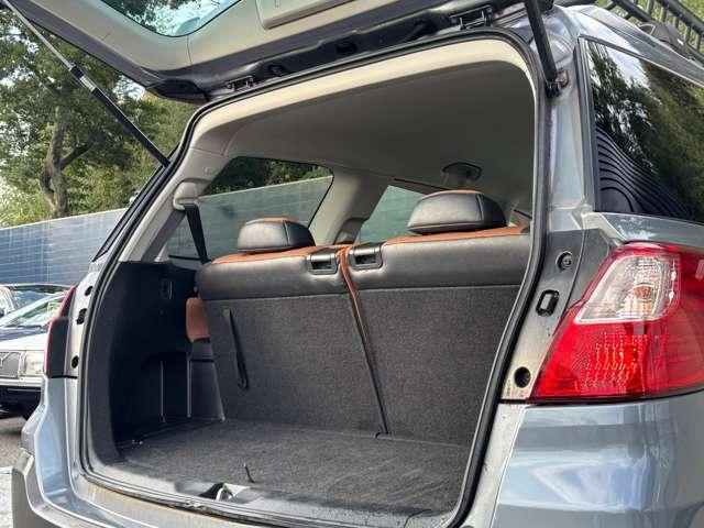 エクシーガクロスオーバー７ ２．５ｉアイサイト　ナビ　バックカメラ　ルーフラック　シートヒーター　パワーシート　レーダー探知機　ＥＴＣ　レーダークルーズコントロール　アイサイト　ＨＩＤヘッドライト　純正１７インチＡＷ　パドルシフト　７人乗り　４ＷＤ（8枚目）