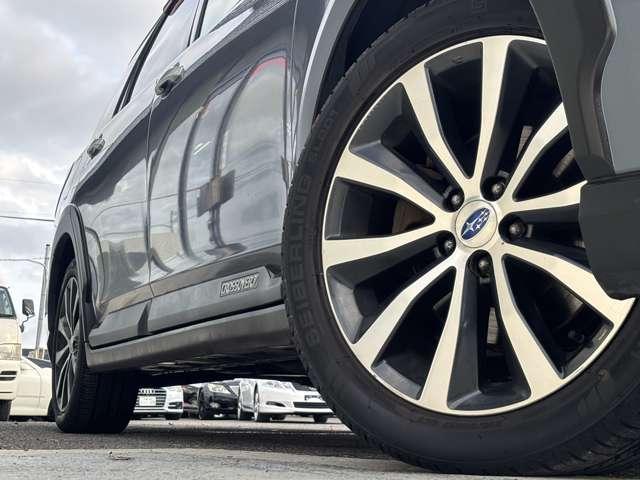 エクシーガクロスオーバー７ ２．５ｉアイサイト　ナビ　バックカメラ　ルーフラック　シートヒーター　パワーシート　レーダー探知機　ＥＴＣ　レーダークルーズコントロール　アイサイト　ＨＩＤヘッドライト　純正１７インチＡＷ　パドルシフト　７人乗り　４ＷＤ（24枚目）