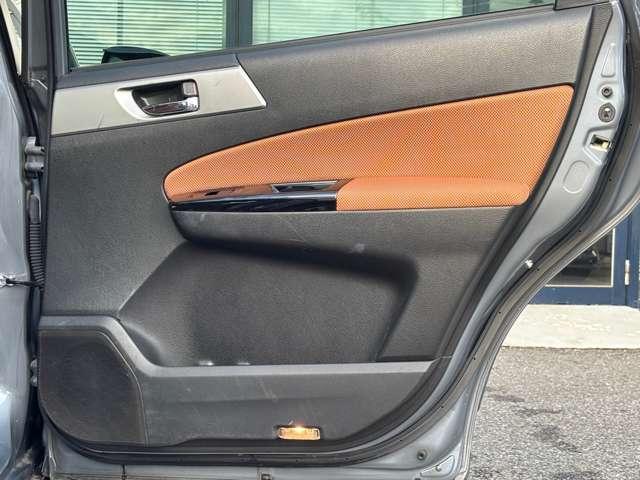 エクシーガクロスオーバー７ ２．５ｉアイサイト　ナビ　バックカメラ　ルーフラック　シートヒーター　パワーシート　レーダー探知機　ＥＴＣ　レーダークルーズコントロール　アイサイト　ＨＩＤヘッドライト　純正１７インチＡＷ　パドルシフト　７人乗り　４ＷＤ（33枚目）