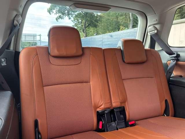 エクシーガクロスオーバー７ ２．５ｉアイサイト　ナビ　バックカメラ　ルーフラック　シートヒーター　パワーシート　レーダー探知機　ＥＴＣ　レーダークルーズコントロール　アイサイト　ＨＩＤヘッドライト　純正１７インチＡＷ　パドルシフト　７人乗り　４ＷＤ（36枚目）