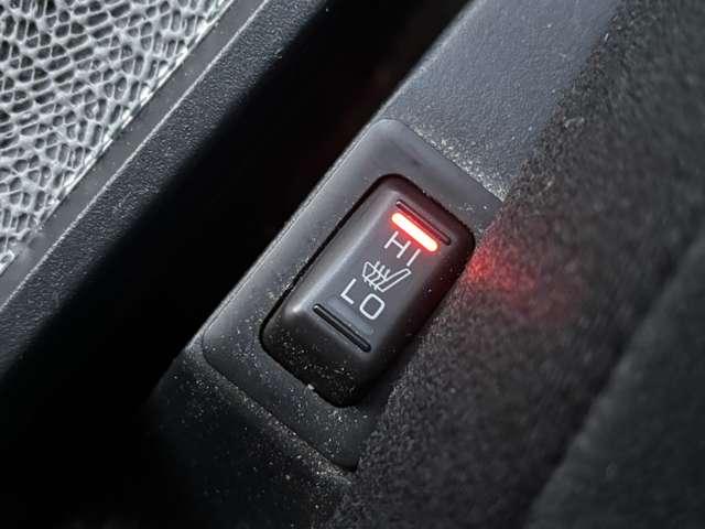 デリカＤ：５ Ｄ　パワーパッケージ　大型ナビ・ＴＶ・バックカメラ・シートヒーター・後席モニター・両側電動スライドドア・クルーズコントロール・ドライブレコーダー・ＥＴＣ・オートエアコン・ＨＩＤヘッドライト・純正１６インチアルミホイール（13枚目）