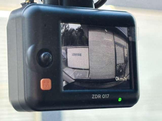 デリカＤ：５ Ｄ　パワーパッケージ　大型ナビ・ＴＶ・バックカメラ・シートヒーター・後席モニター・両側電動スライドドア・クルーズコントロール・ドライブレコーダー・ＥＴＣ・オートエアコン・ＨＩＤヘッドライト・純正１６インチアルミホイール（15枚目）