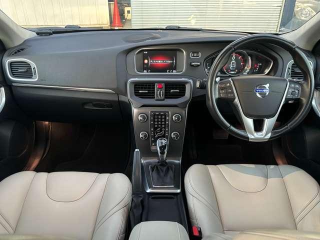 Ｖ４０ Ｄ４　ＳＥ　ナビ　バックカメラ　ガラスルーフ　ベージュ革シート　シートヒーター　レーダークルーズコントロールパワーシート　ＨＩＤヘッドライト　前後２ＣＨドラレコ　ＥＴＣ　純正１７インチＡＷ（2枚目）