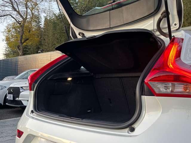 Ｖ４０ Ｄ４　ＳＥ　ナビ　バックカメラ　ガラスルーフ　ベージュ革シート　シートヒーター　レーダークルーズコントロールパワーシート　ＨＩＤヘッドライト　前後２ＣＨドラレコ　ＥＴＣ　純正１７インチＡＷ（8枚目）