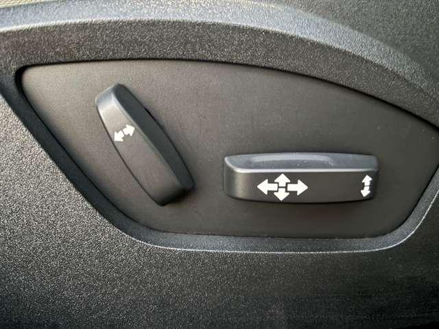 Ｖ４０ Ｄ４　ＳＥ　ナビ　バックカメラ　ガラスルーフ　ベージュ革シート　シートヒーター　レーダークルーズコントロールパワーシート　ＨＩＤヘッドライト　前後２ＣＨドラレコ　ＥＴＣ　純正１７インチＡＷ（16枚目）