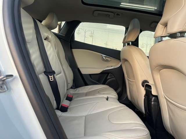 Ｖ４０ Ｄ４　ＳＥ　ナビ　バックカメラ　ガラスルーフ　ベージュ革シート　シートヒーター　レーダークルーズコントロールパワーシート　ＨＩＤヘッドライト　前後２ＣＨドラレコ　ＥＴＣ　純正１７インチＡＷ（34枚目）