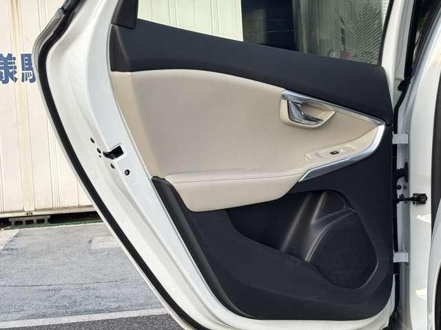 Ｖ４０ Ｄ４　ＳＥ　ナビ　バックカメラ　ガラスルーフ　ベージュ革シート　シートヒーター　レーダークルーズコントロールパワーシート　ＨＩＤヘッドライト　前後２ＣＨドラレコ　ＥＴＣ　純正１７インチＡＷ（37枚目）