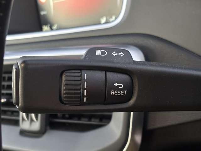 Ｖ４０ Ｄ４　ＳＥ　ナビ　バックカメラ　ガラスルーフ　ベージュ革シート　シートヒーター　レーダークルーズコントロールパワーシート　ＨＩＤヘッドライト　前後２ＣＨドラレコ　ＥＴＣ　純正１７インチＡＷ（42枚目）