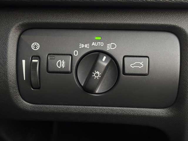 Ｖ４０ Ｄ４　ＳＥ　ナビ　バックカメラ　ガラスルーフ　ベージュ革シート　シートヒーター　レーダークルーズコントロールパワーシート　ＨＩＤヘッドライト　前後２ＣＨドラレコ　ＥＴＣ　純正１７インチＡＷ（44枚目）