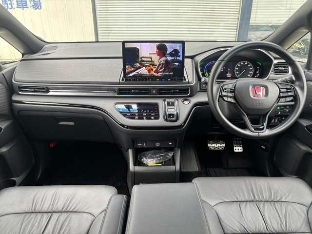 オデッセイハイブリッド 大型ナビ TV 全周囲カメラ 後席大型モニター 黒革 パワーシート シートヒーター 2ndシートオットマン 電動リアゲート LEDヘッドライト 両側パワースライド 専用塗装18インチアルミ ETC(2枚目)