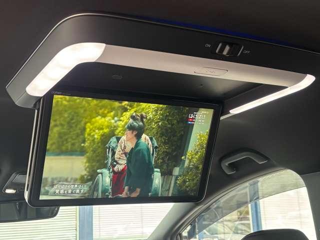 オデッセイハイブリッド 大型ナビ TV 全周囲カメラ 後席大型モニター 黒革 パワーシート シートヒーター 2ndシートオットマン 電動リアゲート LEDヘッドライト 両側パワースライド 専用塗装18インチアルミ ETC(13枚目)