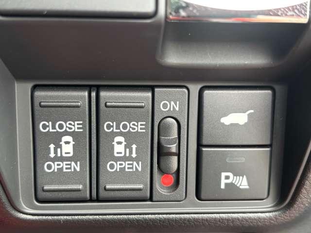 オデッセイハイブリッド 大型ナビ TV 全周囲カメラ 後席大型モニター 黒革 パワーシート シートヒーター 2ndシートオットマン 電動リアゲート LEDヘッドライト 両側パワースライド 専用塗装18インチアルミ ETC(14枚目)