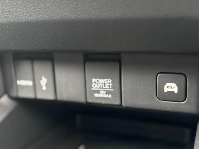 オデッセイハイブリッド 大型ナビ TV 全周囲カメラ 後席大型モニター 黒革 パワーシート シートヒーター 2ndシートオットマン 電動リアゲート LEDヘッドライト 両側パワースライド 専用塗装18インチアルミ ETC(17枚目)