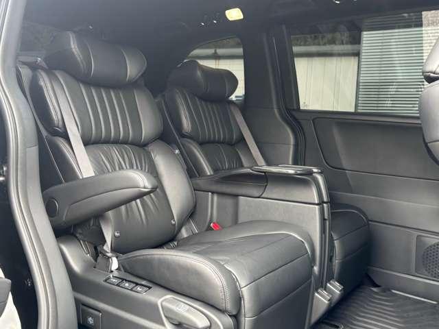 オデッセイハイブリッド 大型ナビ TV 全周囲カメラ 後席大型モニター 黒革 パワーシート シートヒーター 2ndシートオットマン 電動リアゲート LEDヘッドライト 両側パワースライド 専用塗装18インチアルミ ETC(40枚目)