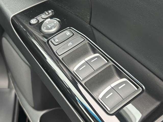 オデッセイハイブリッド 大型ナビ TV 全周囲カメラ 後席大型モニター 黒革 パワーシート シートヒーター 2ndシートオットマン 電動リアゲート LEDヘッドライト 両側パワースライド 専用塗装18インチアルミ ETC(53枚目)