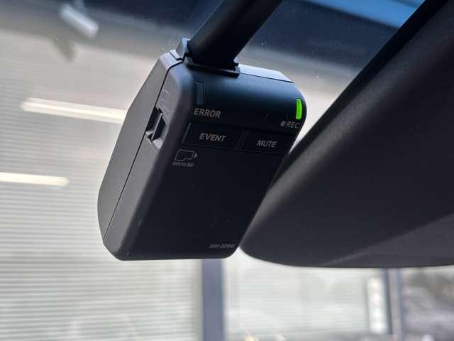 オデッセイハイブリッド 大型ナビ TV 全周囲カメラ 後席大型モニター 黒革 パワーシート シートヒーター 2ndシートオットマン 電動リアゲート LEDヘッドライト 両側パワースライド 専用塗装18インチアルミ ETC(56枚目)