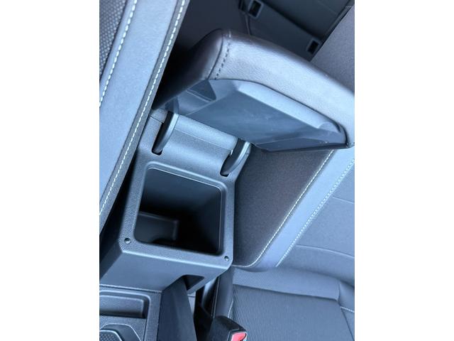 Ｔ－クロス ＴＳＩ　スタイル　純正ナビ　フルセグ　バックカメラ　プッシュスタート　デジタルメーター　ドライバーアシストシステム　ブラインドスポット　パーキングアシスト　ＥＴＣ２．０（22枚目）