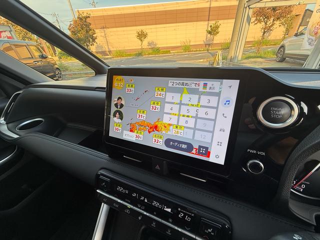ヴォクシー Ｓ－Ｚ　純正ディスプレイオーディオ　ＣＤ　ＤＶＤ　ＥＴＣ２．０　デジタルインナーミラー　シートヒーター　ステアリングヒーター　左右電動スライド　パワーバックドア　後席ディスプレイ　ヘッドアップディスプレイ（18枚目）