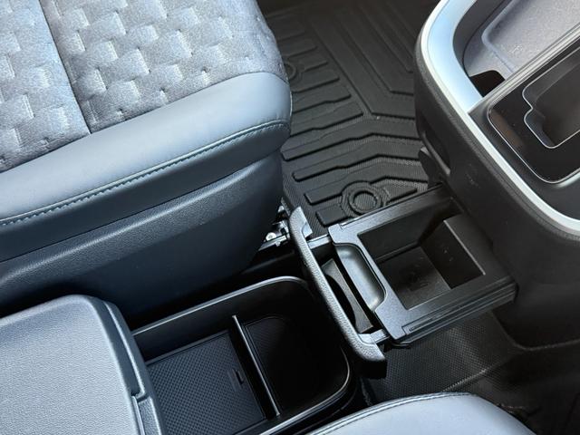 ヴォクシー Ｓ－Ｚ　純正ディスプレイオーディオ　ＣＤ　ＤＶＤ　ＥＴＣ２．０　デジタルインナーミラー　シートヒーター　ステアリングヒーター　左右電動スライド　パワーバックドア　後席ディスプレイ　ヘッドアップディスプレイ（26枚目）