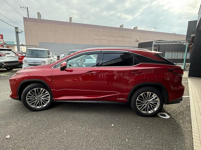 RX RX450h バージョンL パノラマルーフ 純正ナビ ステアリングヒーター シートヒーター&クーラー パノラミックビューモニター パワーバックドア ヘッドアップディスプレイ 4WD 純正スノーマット 純正エンジンスターター(5枚目)