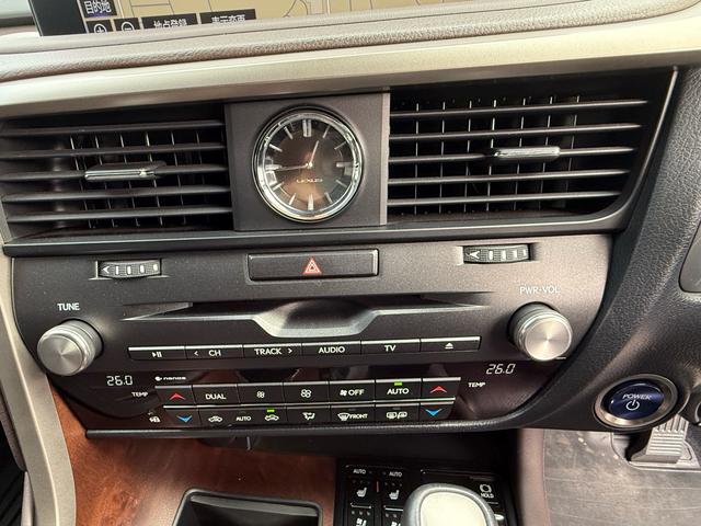 RX RX450h バージョンL パノラマルーフ 純正ナビ ステアリングヒーター シートヒーター&クーラー パノラミックビューモニター パワーバックドア ヘッドアップディスプレイ 4WD 純正スノーマット 純正エンジンスターター(14枚目)