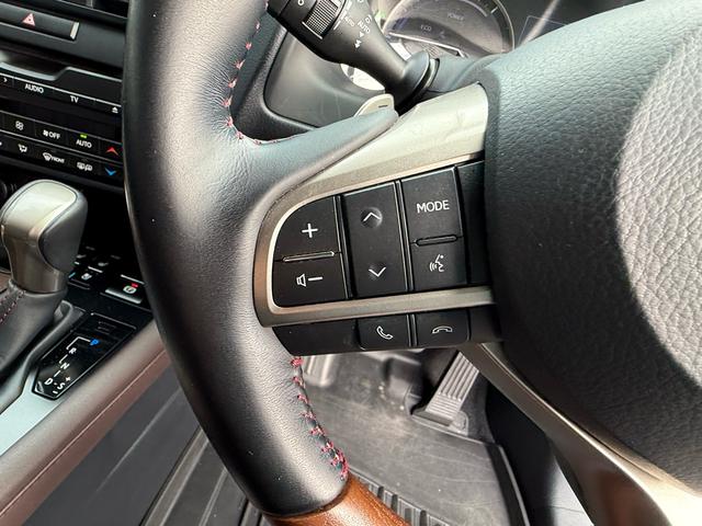 RX RX450h バージョンL パノラマルーフ 純正ナビ ステアリングヒーター シートヒーター&クーラー パノラミックビューモニター パワーバックドア ヘッドアップディスプレイ 4WD 純正スノーマット 純正エンジンスターター(18枚目)