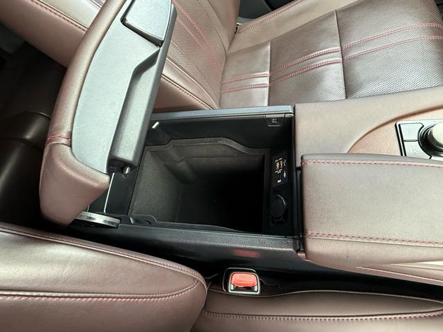 RX RX450h バージョンL パノラマルーフ 純正ナビ ステアリングヒーター シートヒーター&クーラー パノラミックビューモニター パワーバックドア ヘッドアップディスプレイ 4WD 純正スノーマット 純正エンジンスターター(21枚目)