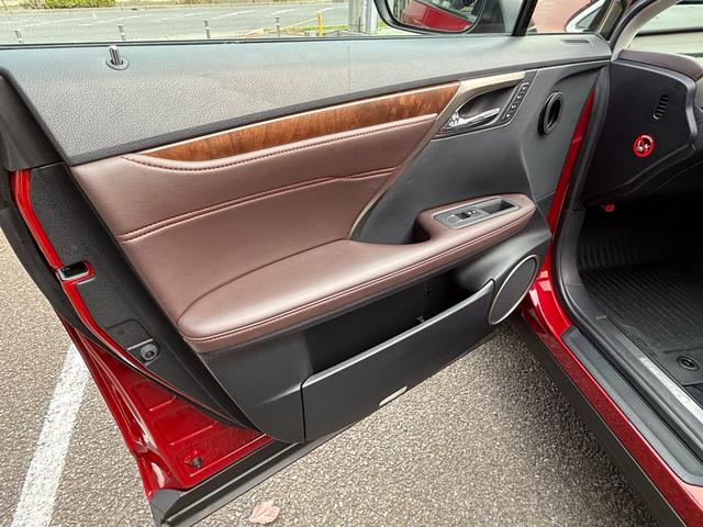 RX RX450h バージョンL パノラマルーフ 純正ナビ ステアリングヒーター シートヒーター&クーラー パノラミックビューモニター パワーバックドア ヘッドアップディスプレイ 4WD 純正スノーマット 純正エンジンスターター(34枚目)